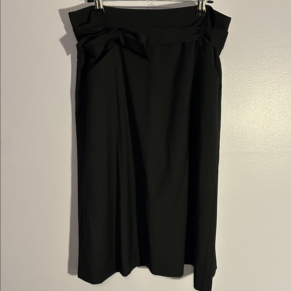 Esprit Elegant Black Midi Skirt with Bow Accent